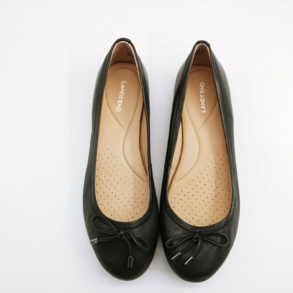 Women's Lands End Ballet flats with stilish bow.  Size 8.5.  Black.